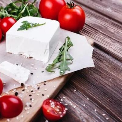پنیر محلی سبلان | سوغاتی اصیل با خواص پروبیوتیک